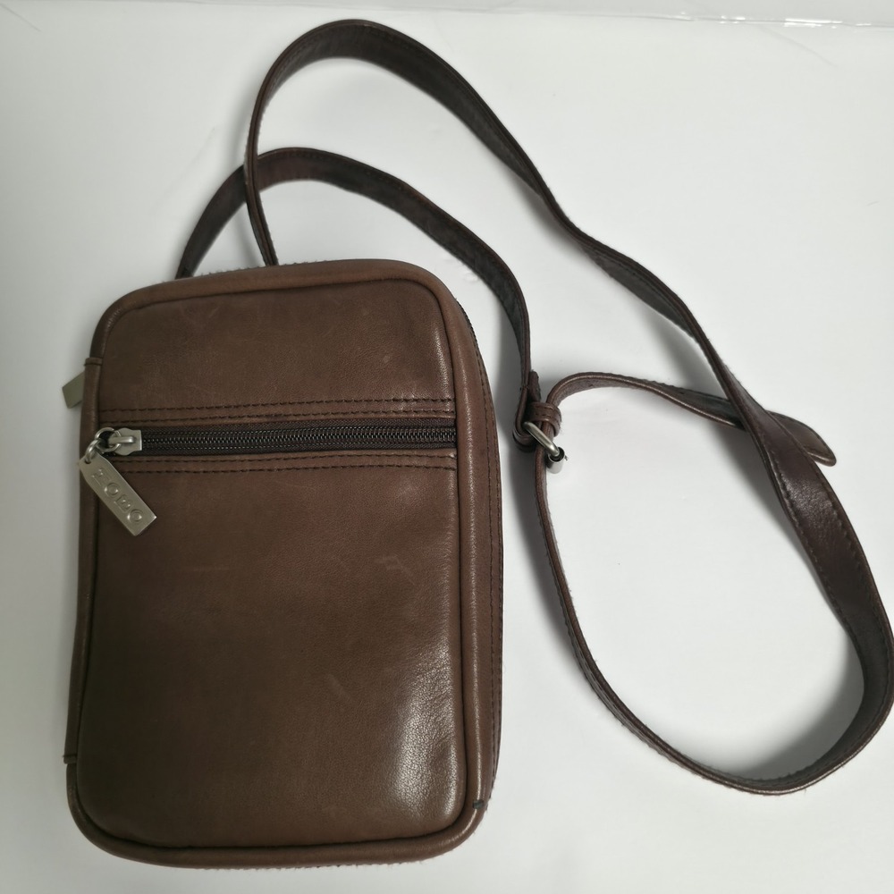 Vintage Y2K Hobo International Brown Leather Small Crossbody Minimalist Wallet